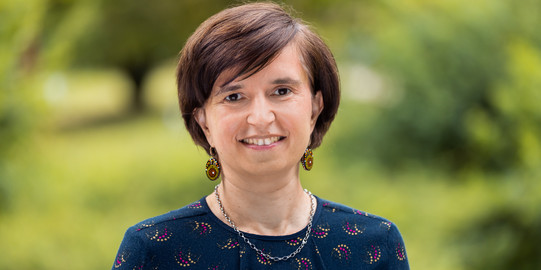 Porträt Prof. Dr. Barbara Mertins